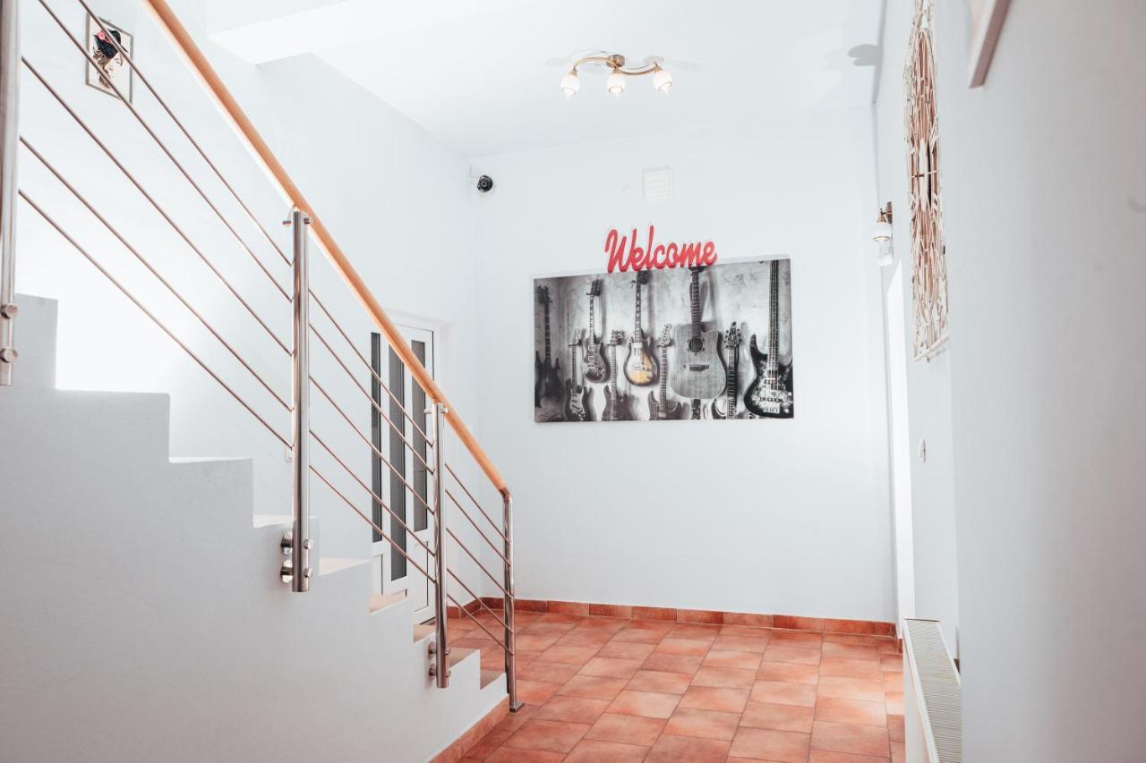 Guitar - Camere De Inchiriat Sibiu Exterior foto